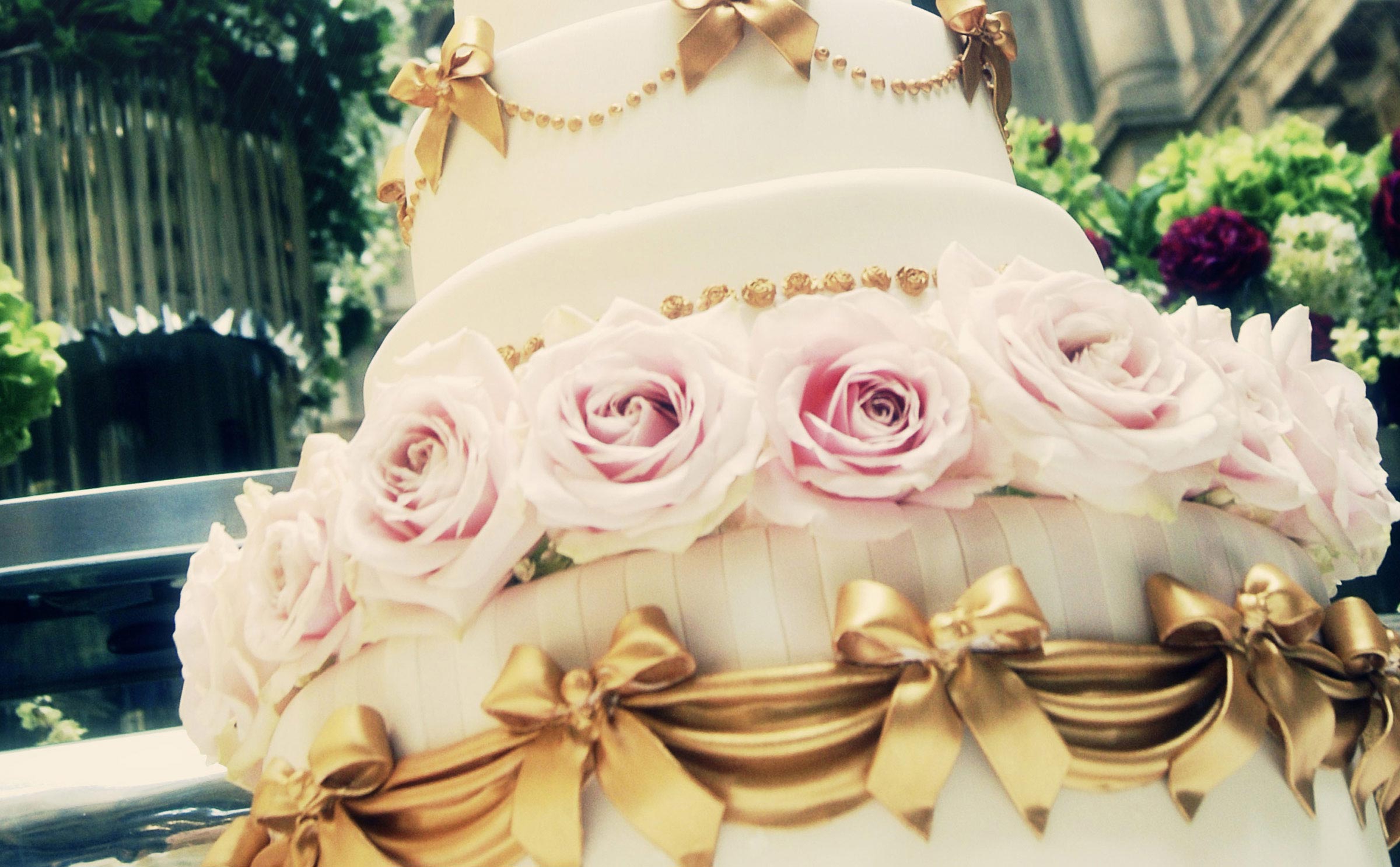 Wedding cake close up & detailing