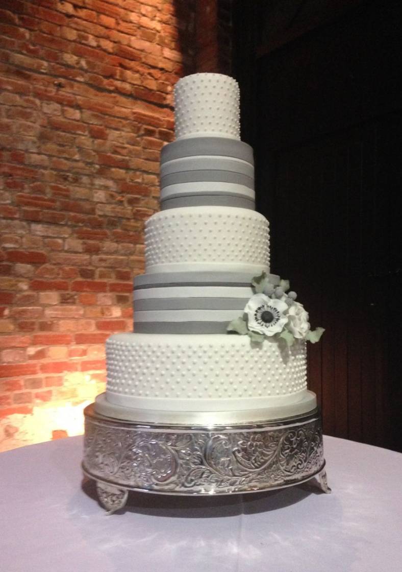 Spots Stripes At Cooling Castle Barn Kent Hall Of Cakes