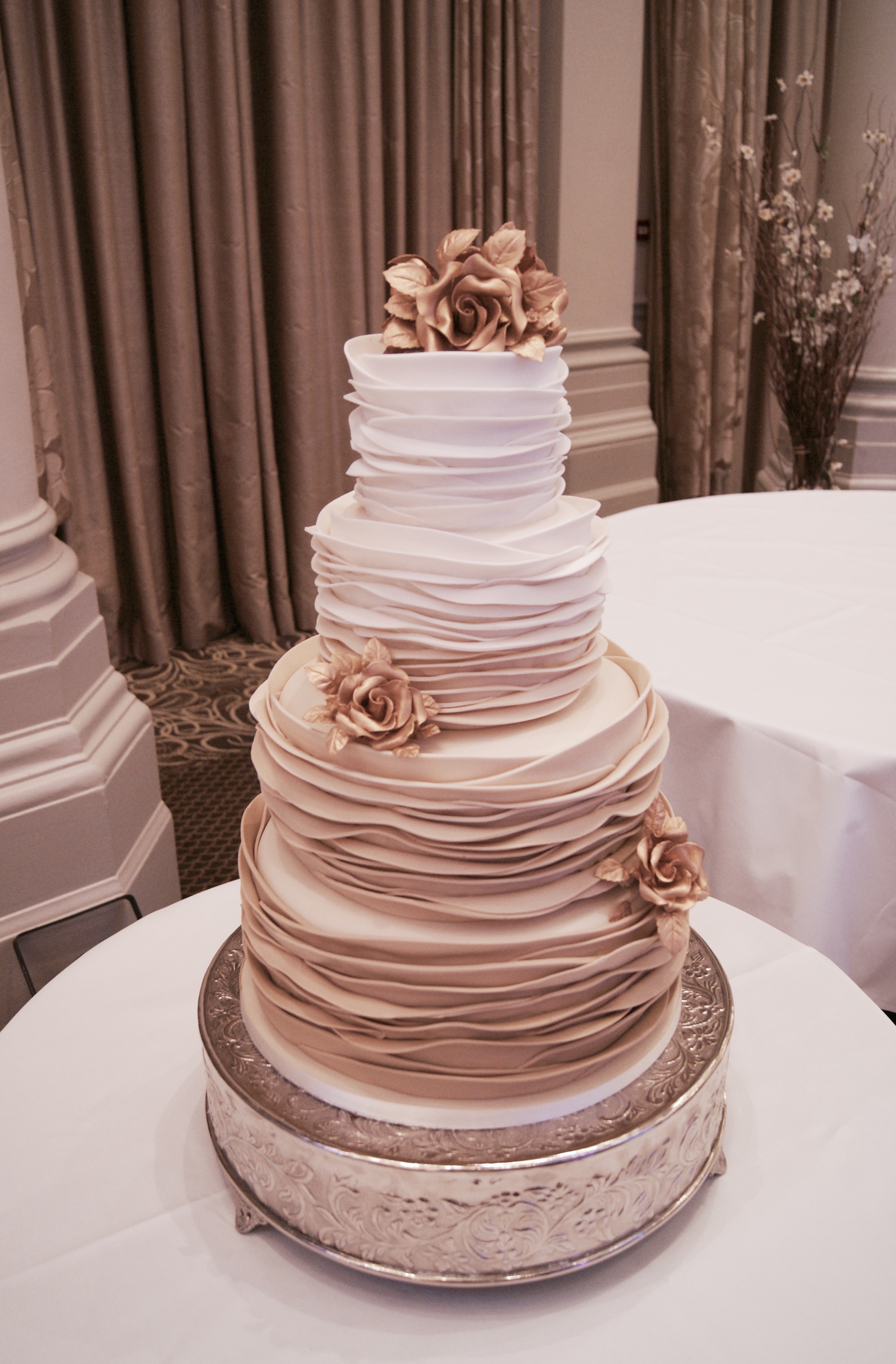 Elegant Wedding Cakes Bespoke Wedding Cakes Custom Occasional Cakes 