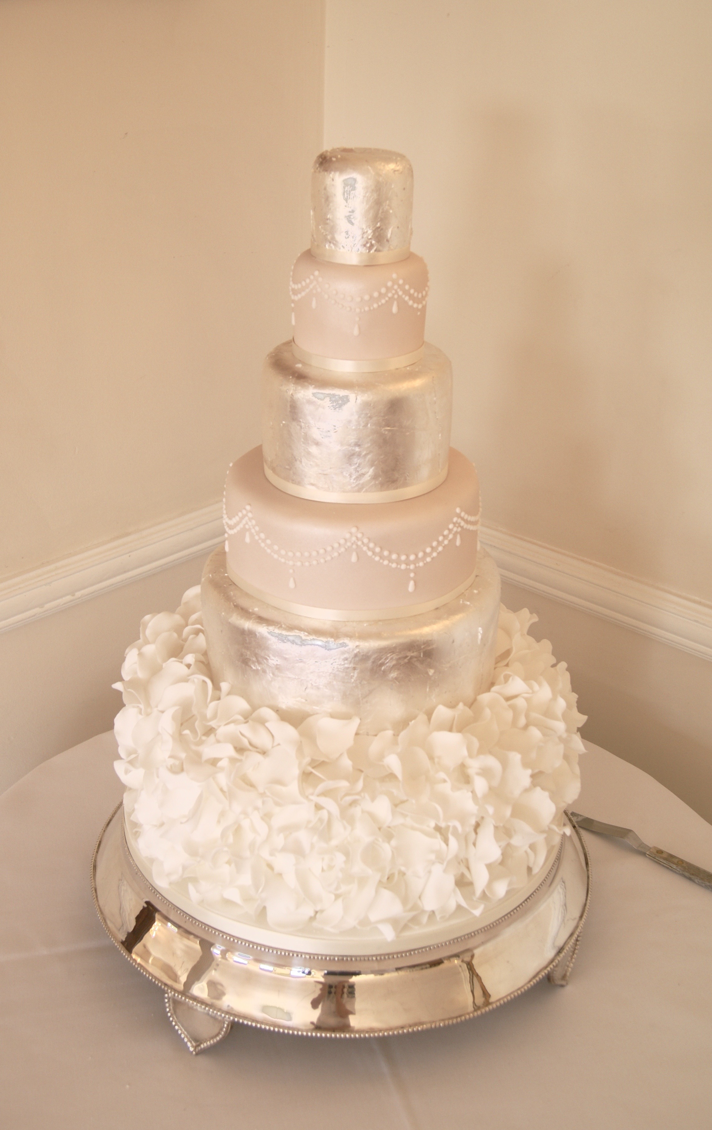 Ruffles and Frills Wedding Cakes