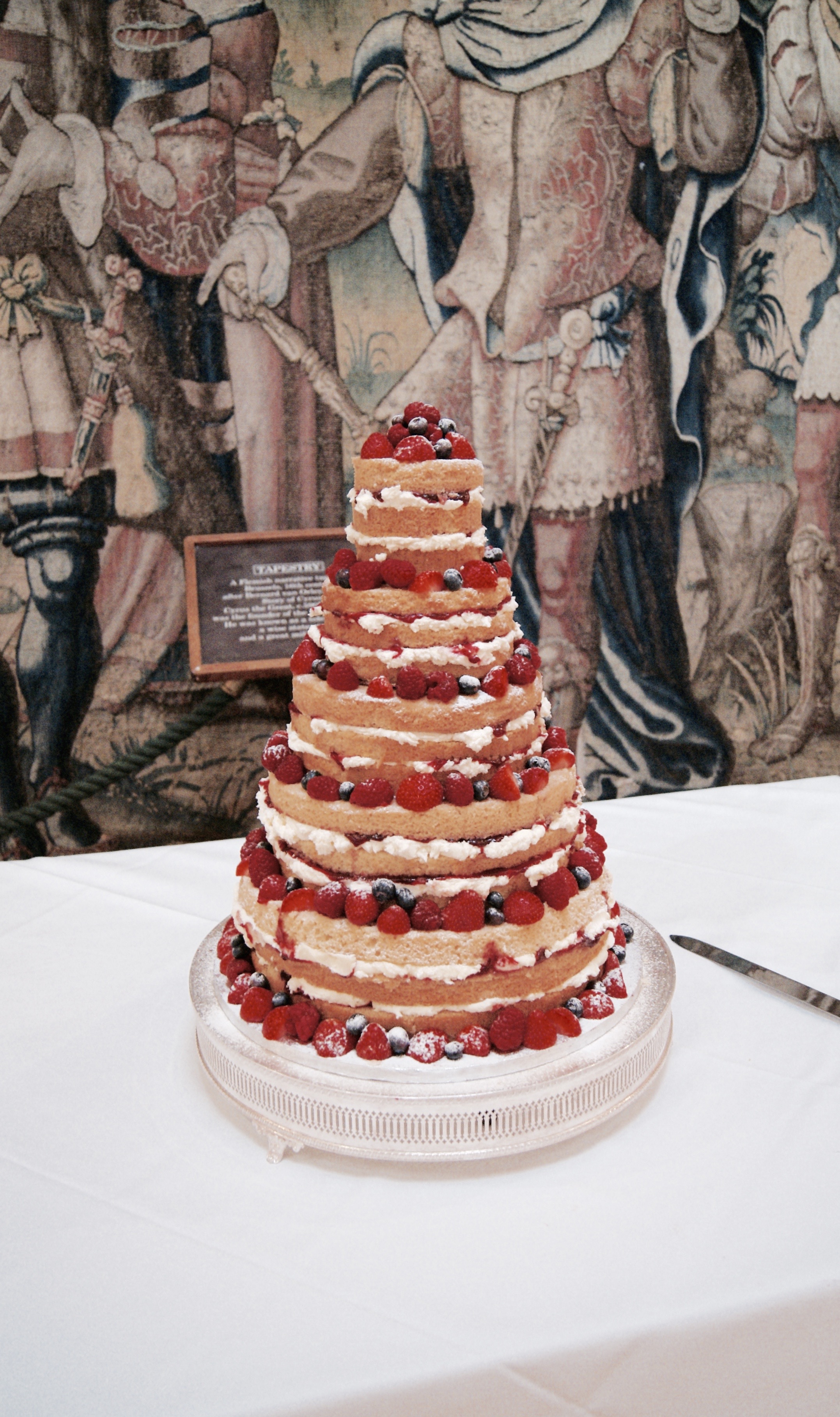 Naked Wedding Cakes in Kent – at Hever Castle
