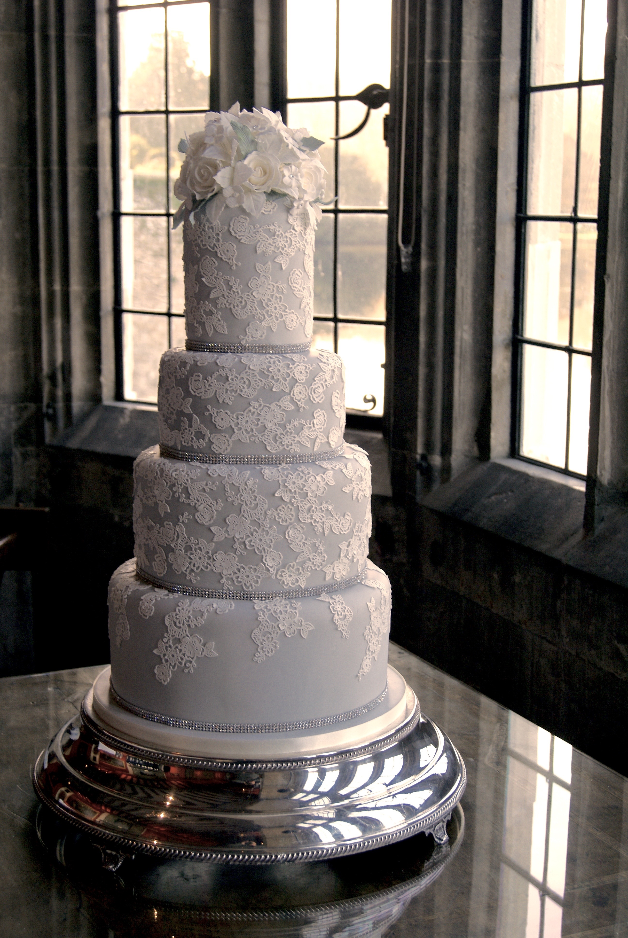 Winter Wedding Cakes at Leeds Castle