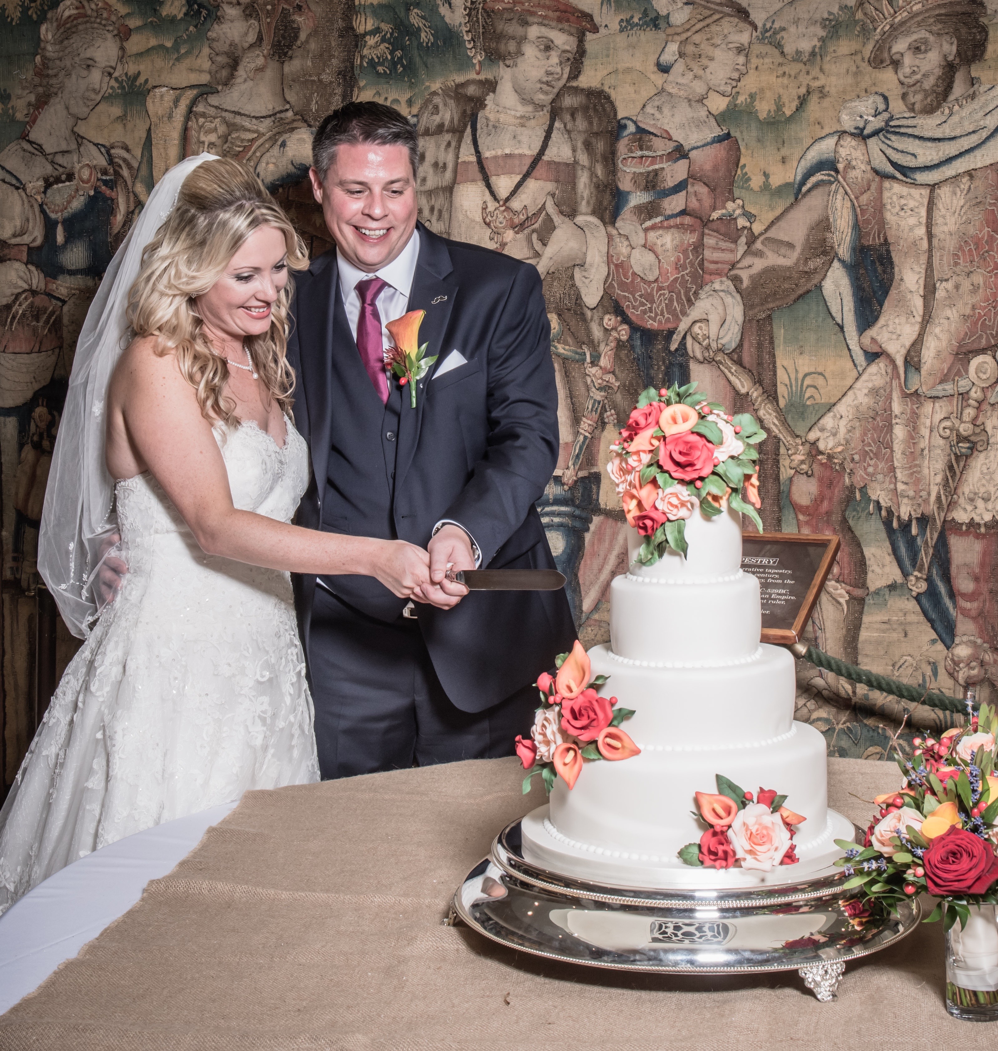 Hever Castle Weddings – Beautiful Kent Venue