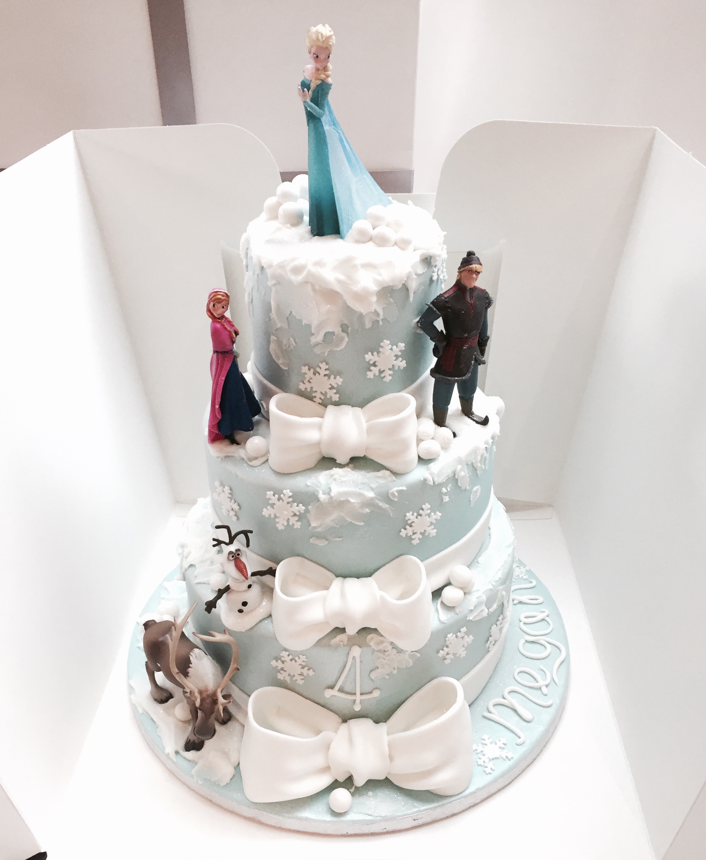 Disney Frozen Cake!